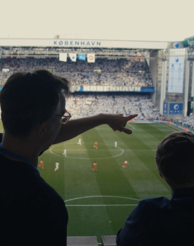 Vi har årtiers erfaring med at designe en strømlinet WiFi-oplevelse i alt fra SMV’er til større organisationer som F.C. København, Arken og alt der imellem.